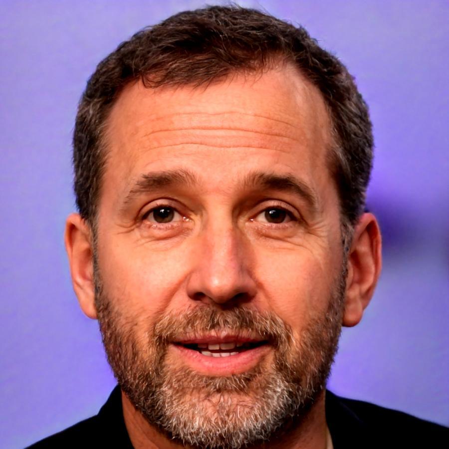 Lars Zimmermann, Senior Finanzanalyst bei fenolivaxiom